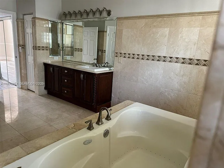 1302 NW 139th Ave — Photo 10