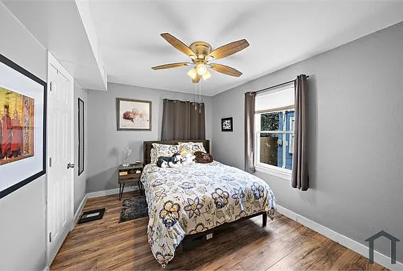 609 Sealy St #2 — Photo 8