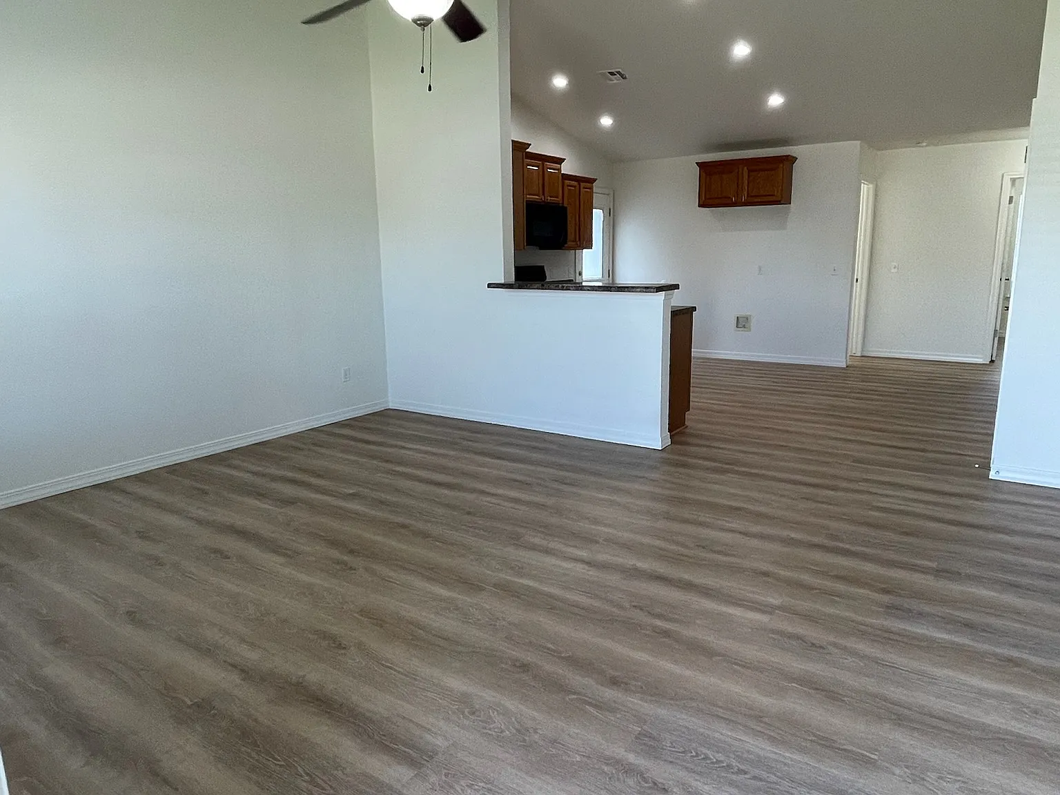 3 bed, 1194 sqft, $1,500 — Photo 2