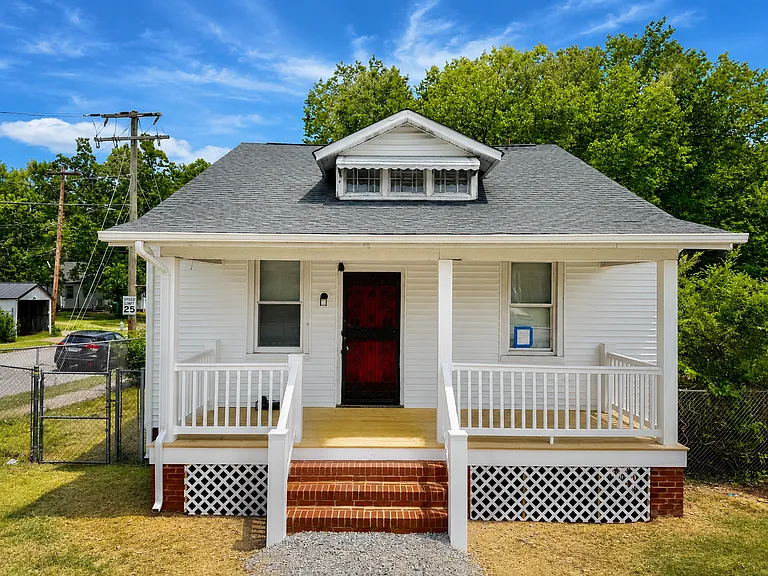 1811 Mechanicsville Tpke — Photo 1