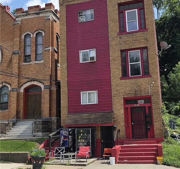 1st image of 2566 Centre Ave