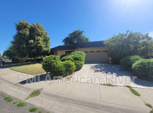 977 Briarcrest Way, Sacramento, CA 95831