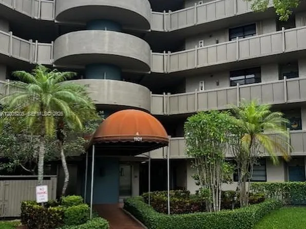 1101 Colony Point Cir APT 318, Pembroke Pines, FL 33026