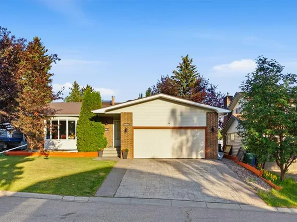 6016 Dalcastle Cres NW, Calgary, AB T3A 1S4