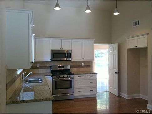 4th image of 24352 Crestlawn St