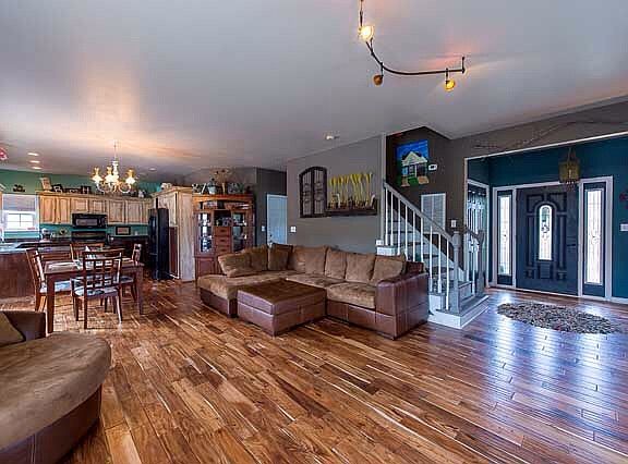 2nd image of 266 Haleys Cove Dr
