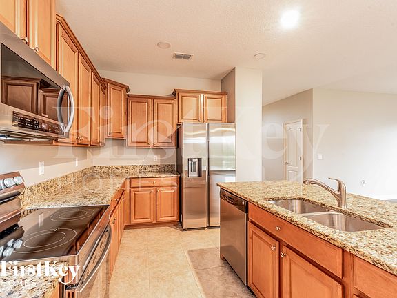 5th image of 20241 Merry Oak Ave