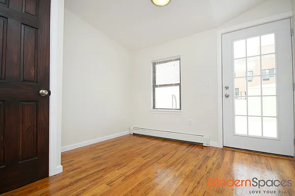 Rented by Modern Spaces | media 14