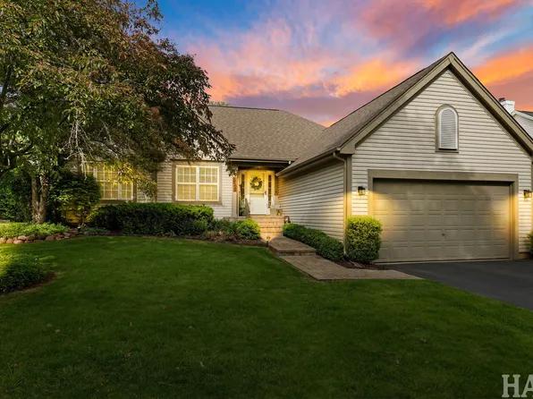 326 Garrison Cir, Pt Barrington, IL 60010