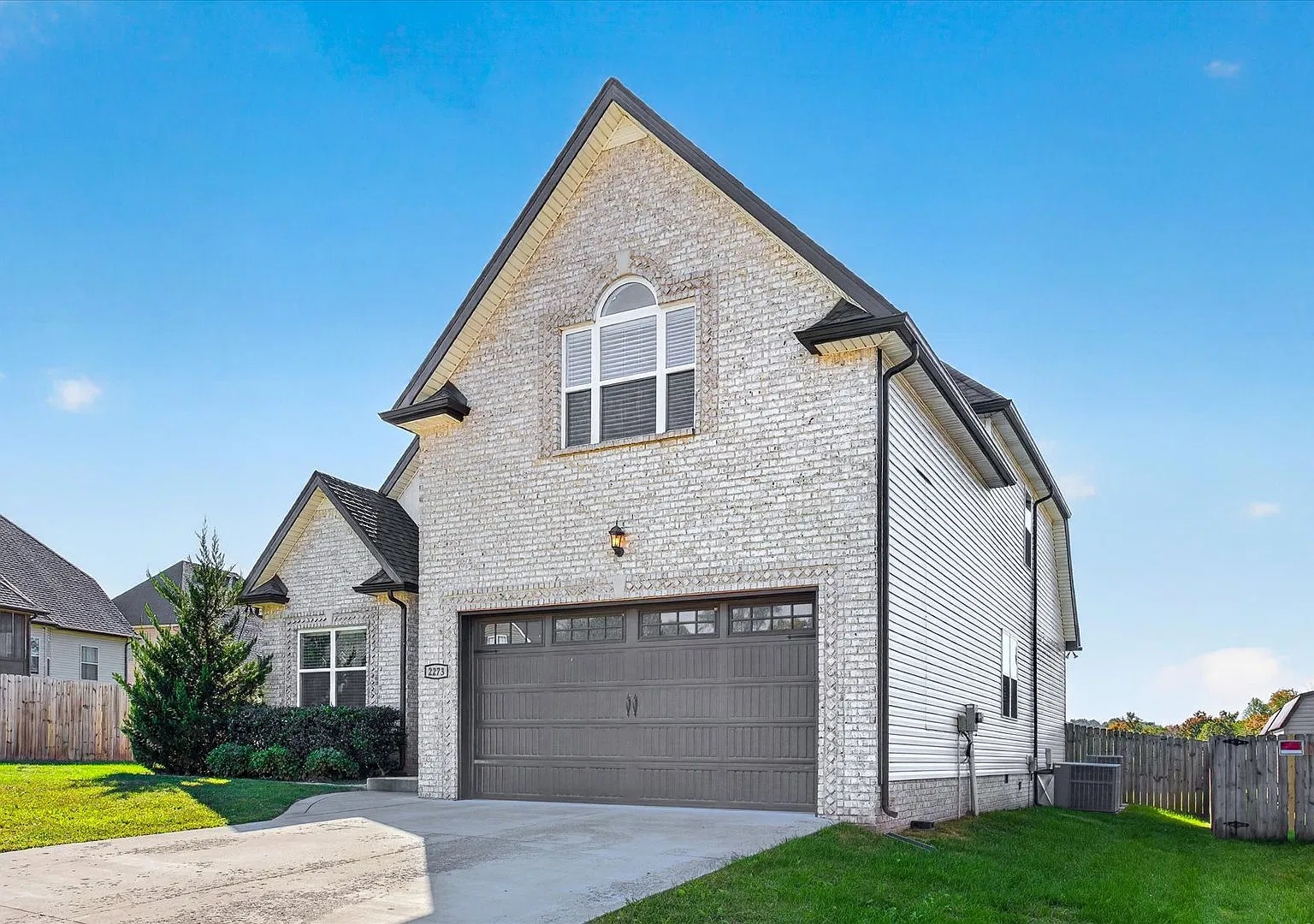 Pet Friendly Four Bedroom with Bonus! — Photo 3