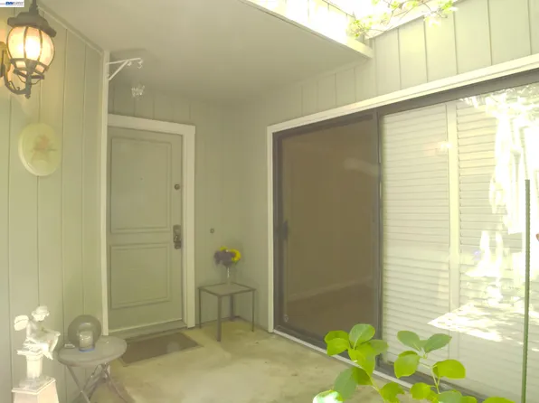 5214-5214 Riverdale Ct, Pleasanton, CA 94588