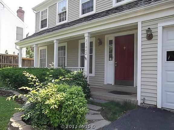 3rd image of 21042 Lowell Ct