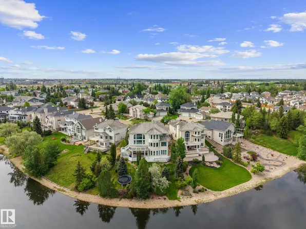 138 Twin Brooks Cv NW, Edmonton, AB T6J 6Y2