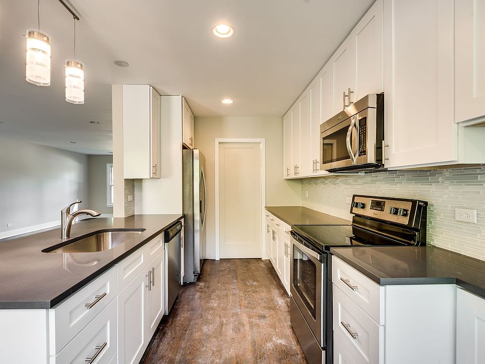 The Trevian Townhomes Apartment Rentals Wilmette, IL Zillow