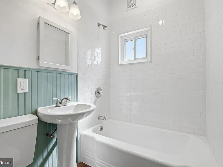 2301 Bayside Dr — Photo 24