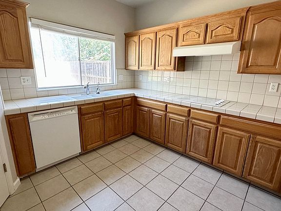 5th image of 8962 N Matus Ave