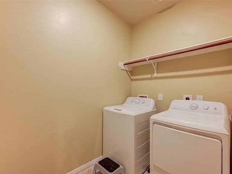 734 Mill Spring Ct — Photo 15