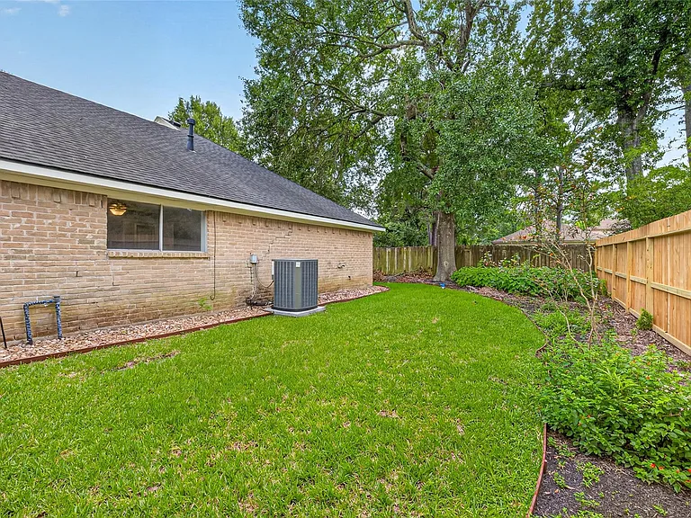 7111 Halfpenny Rd — Photo 41