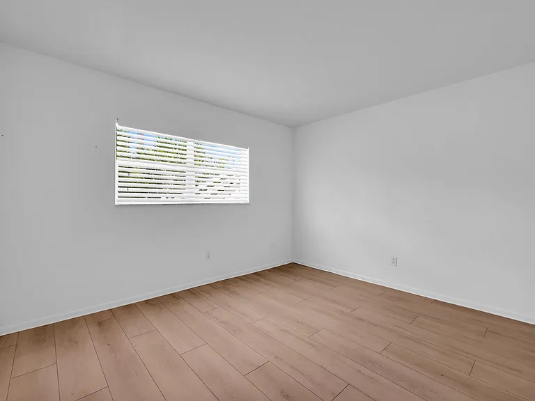 91 Willow Rd #104 — Photo 7
