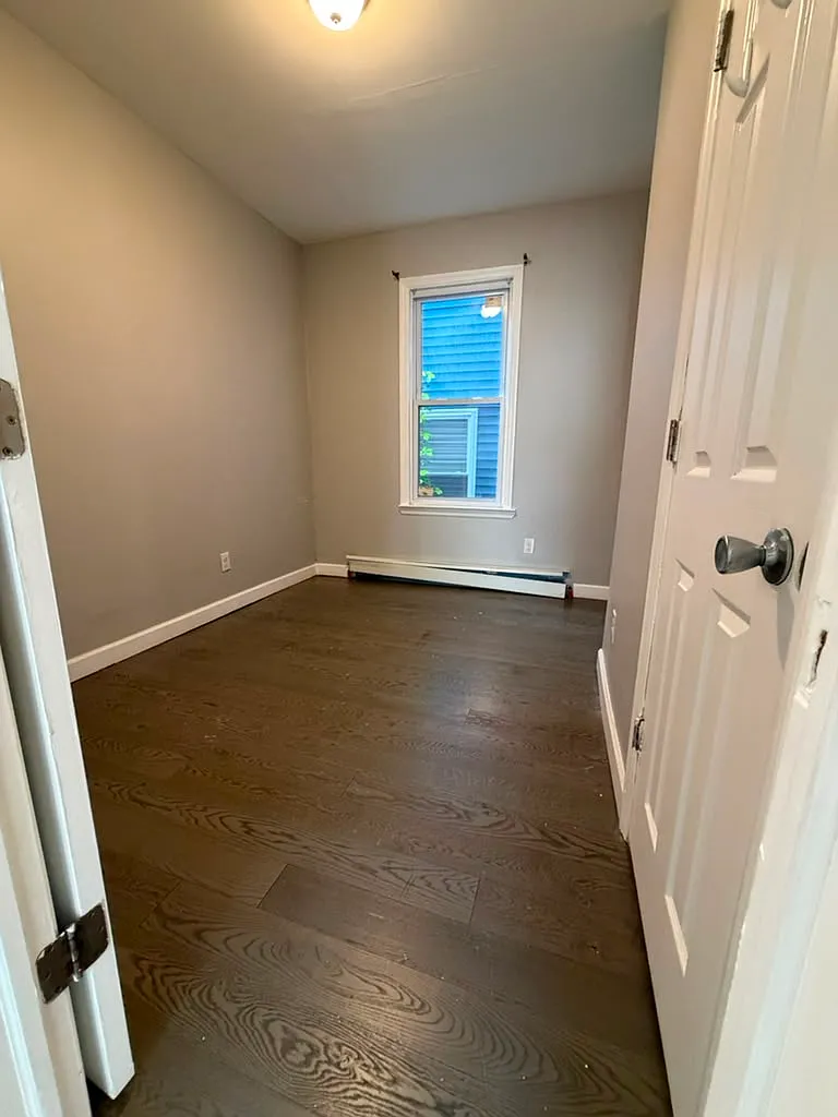 4 bed, $3,200 — Photo 4