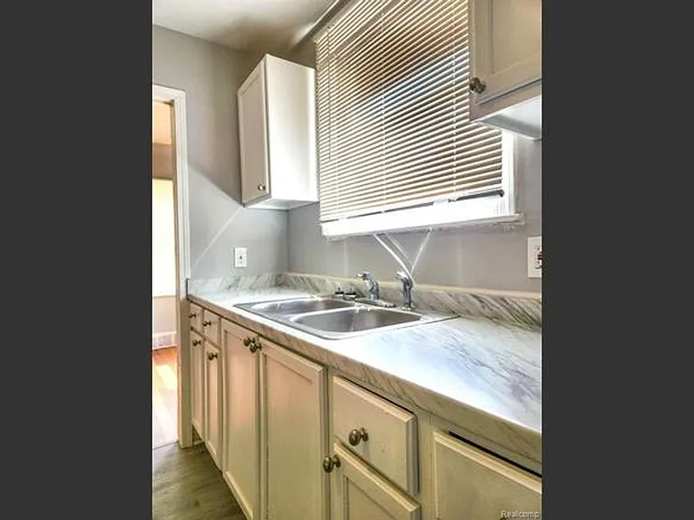 11689 Wayburn St — Photo 12