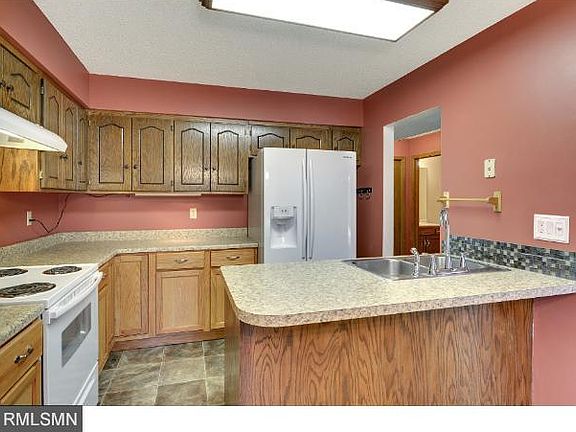 4th image of 1642 Cope Ave E