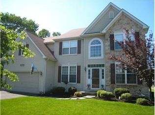 1047 Fallbrook Ln, Pottstown, PA 19464