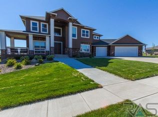 7324 S Elmstead Cir, Sioux Falls, SD 57108