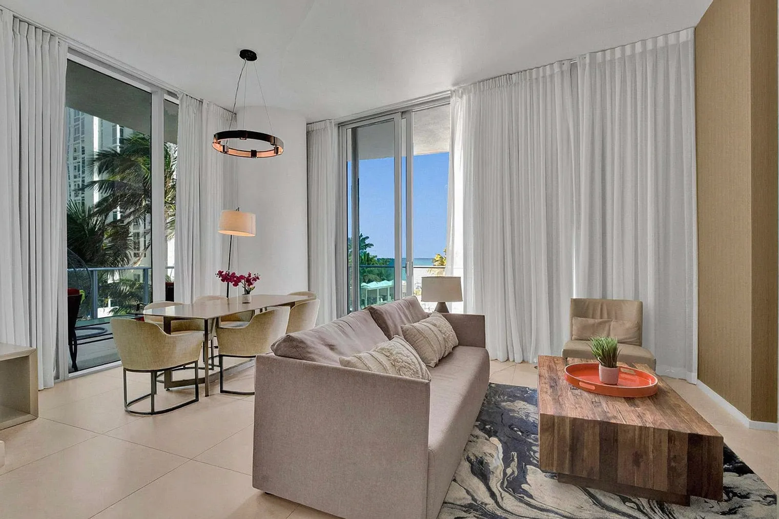 2 bed, 2.0 bath, 1097 sqft, $4,869 — Photo 2