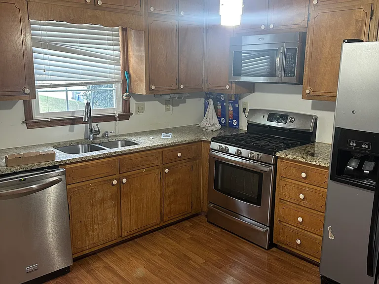 1835 Tree Brooke Ln — Photo 12