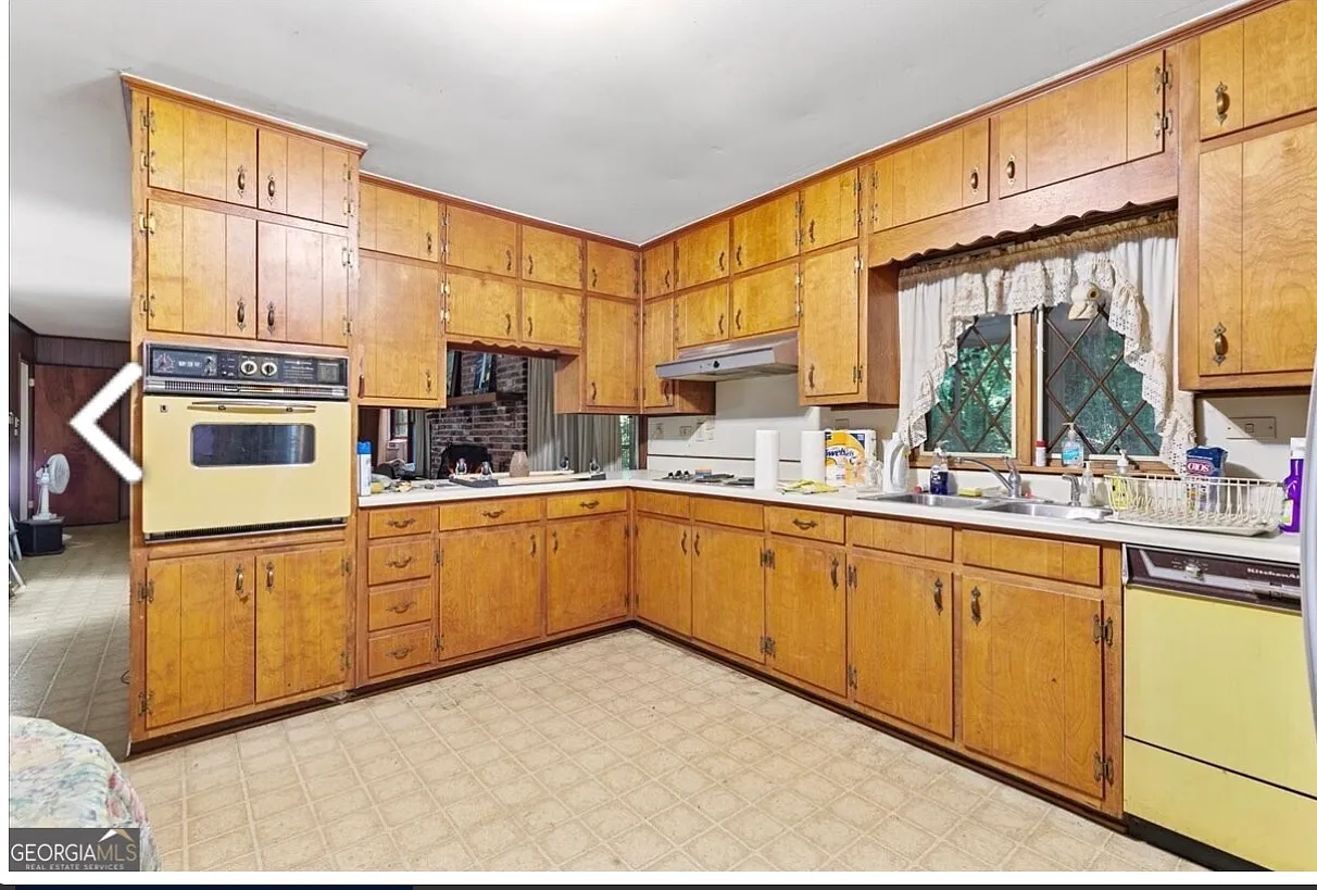 5 bed, 2736 sqft, $959 — Photo 4