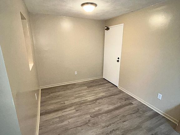 3rd image of 608 South St #25