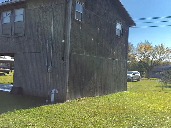 3rd image of 806 W Harrison Ave