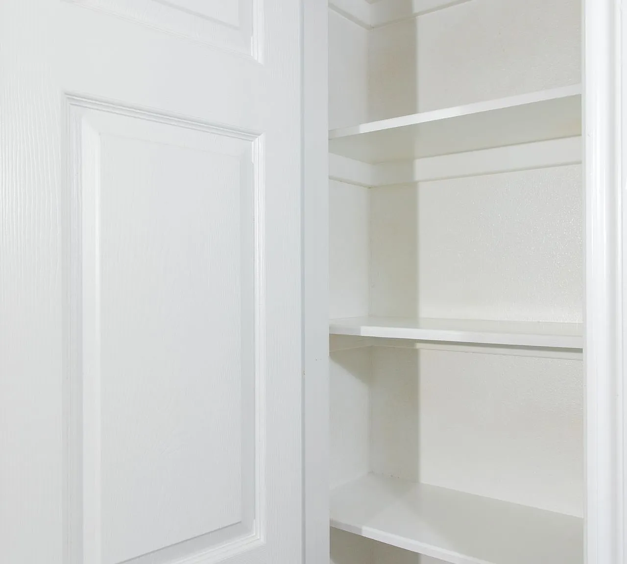 Duplex For Lease — Photo 3