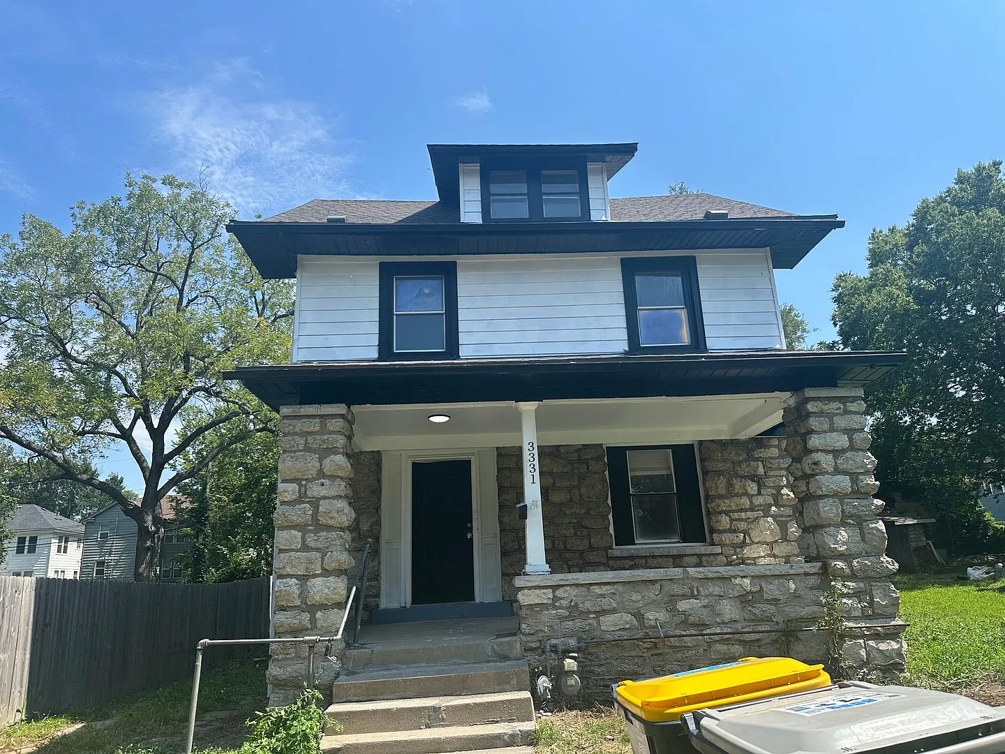 4 bed, 2.0 bath, 1579 sqft, $1,350 — Photo 1