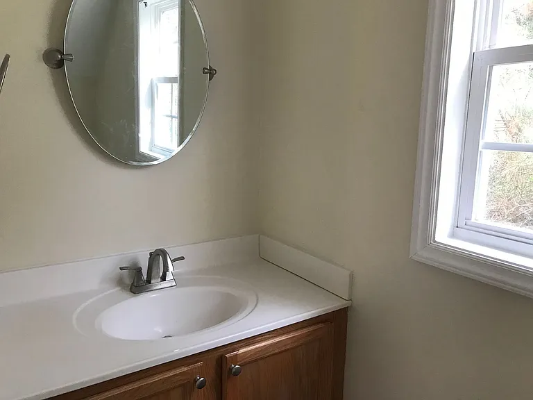 1136 Drew St — Photo 9
