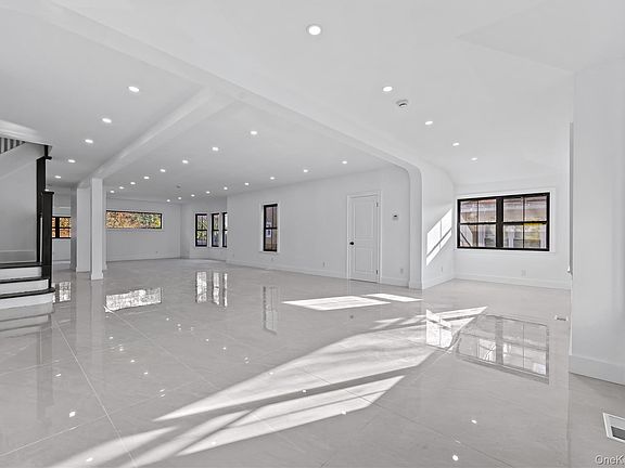 3rd image of 3307 153rd Street
