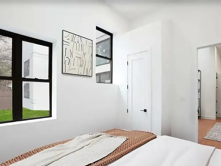 223 S 4th St #1B — Photo 7