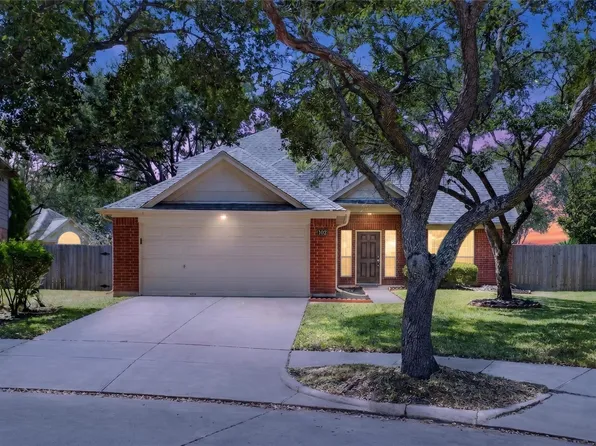 102 Lissa Ln, Sugar Land, TX 77479