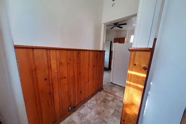 Separate eat-in kitchen
