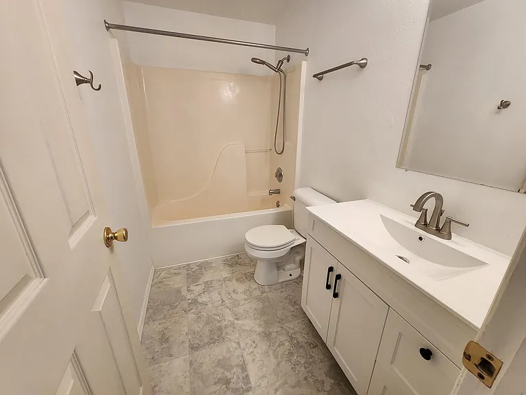 54 N 25th Ave — Photo 9