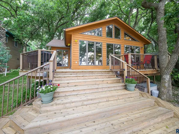 2820 Peabody Ave, Grenville, SD 57239