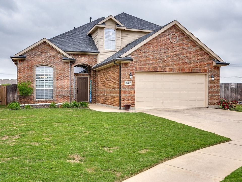 1st image of 2528 Priscella Dr