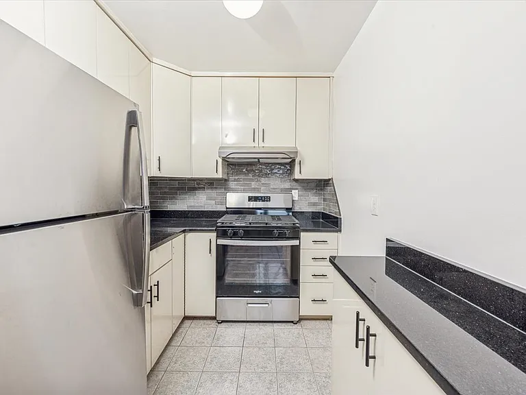 2852 Roberts Ave #2 — Photo 13