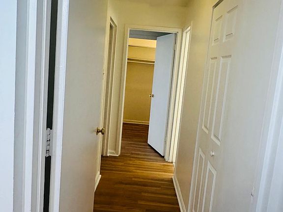 3rd image of 26 Canterbury Sq APT 102