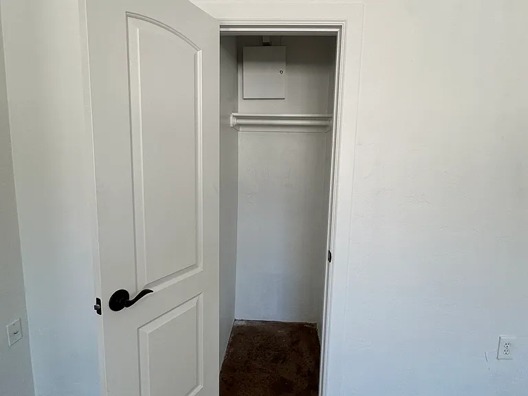 120 N Campbell Ave — Photo 9