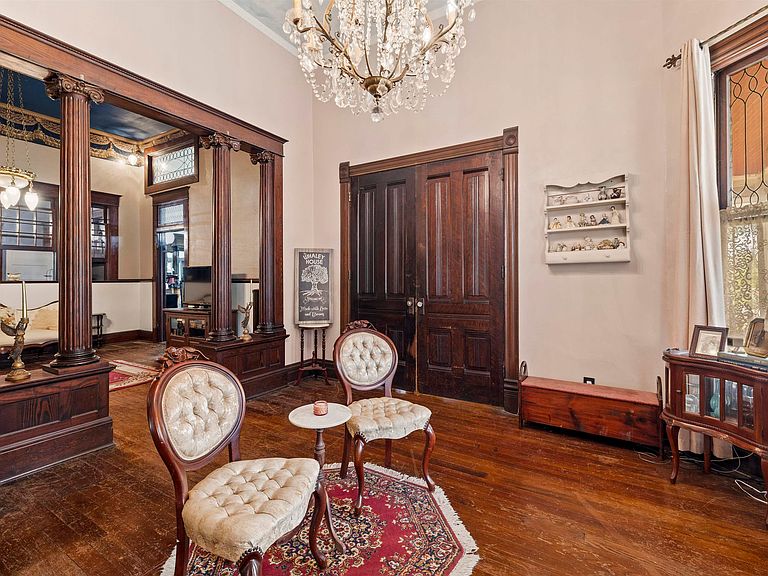 Listing photo 5
