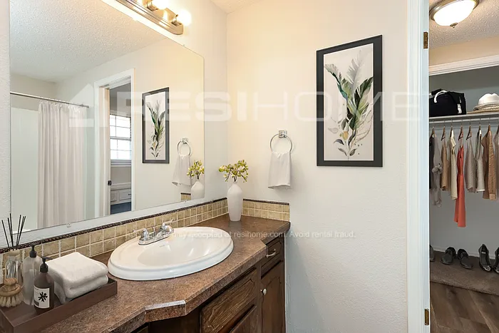 2229 Flair Dr — Photo 11