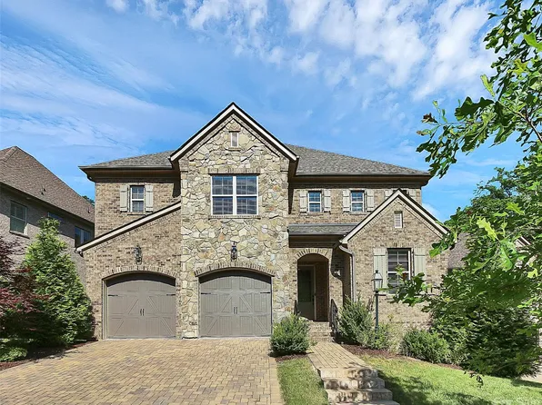 9808 Avenal Ln, Charlotte, NC 28270