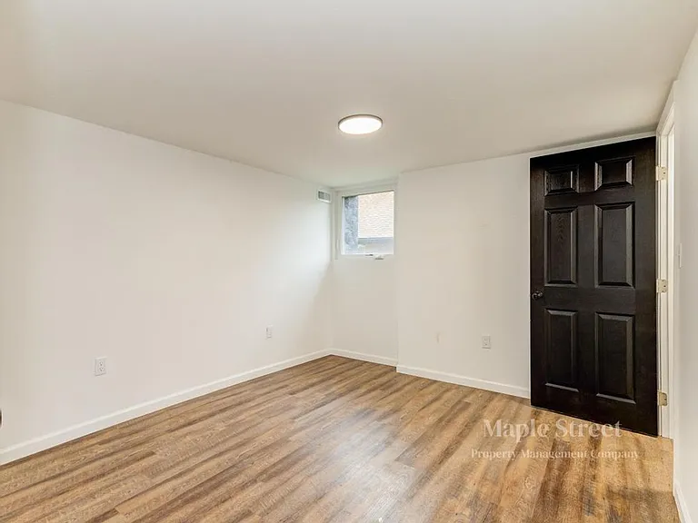 910 Main St — Photo 14